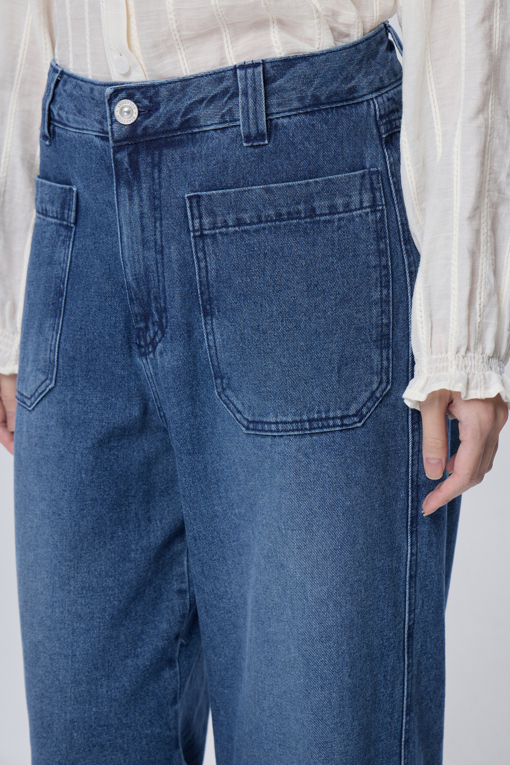 https://img.benettonmall.com/PARTS/KB/26F/BADP14641IN_MB_M3.jpg?cb=1788777022