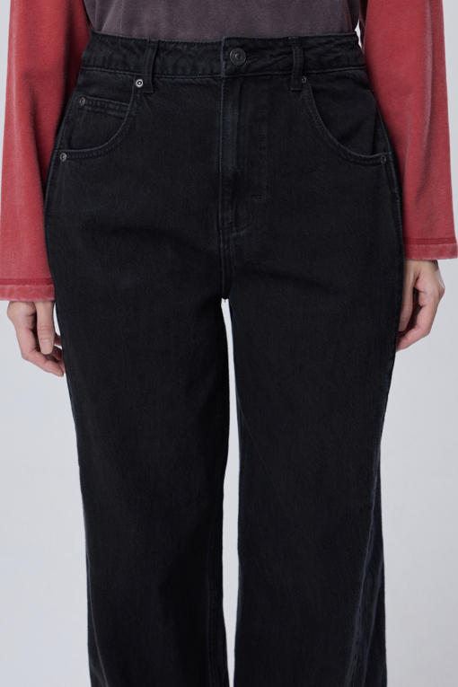 https://img.benettonmall.com/PARTS/KB/26F/BADP16641BK_MB_M2.jpg?cb=1788777022