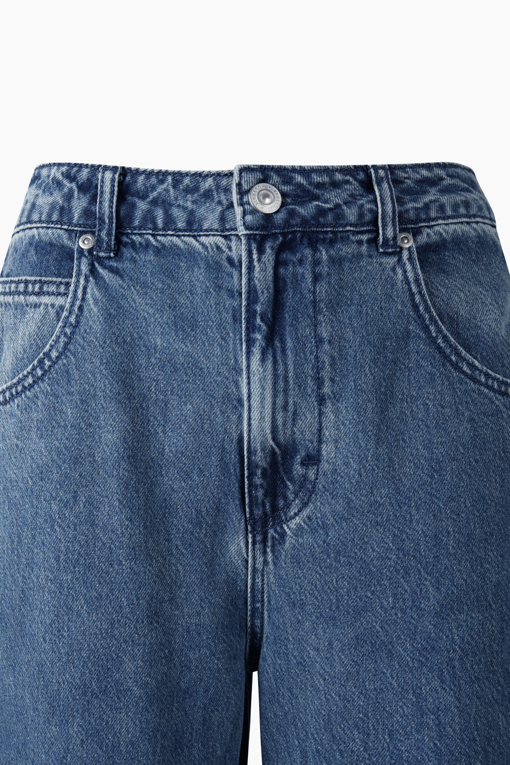 https://img.benettonmall.com/PARTS/KB/26F/BADP16641IN_MB_D2.jpg