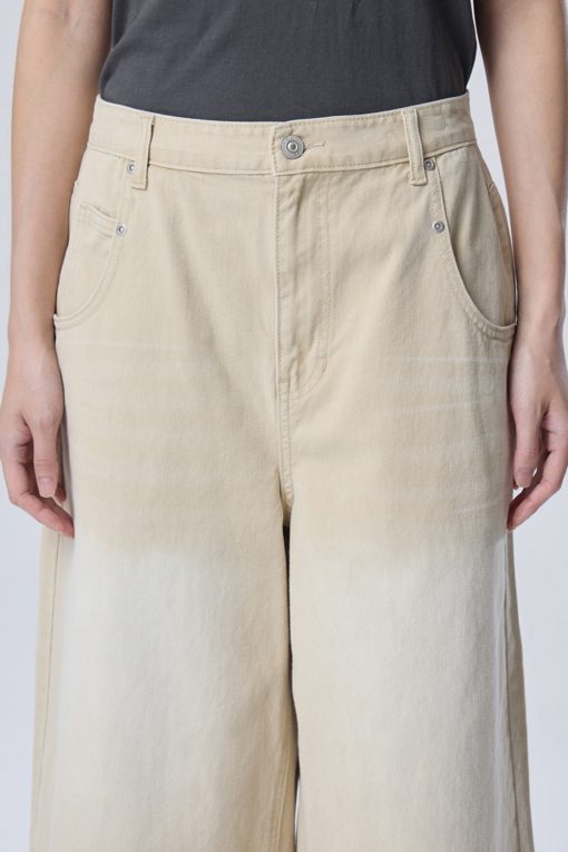 https://img.benettonmall.com/PARTS/KB/26F/BADP30641BG_MB_D2.jpg?cb=1788777022