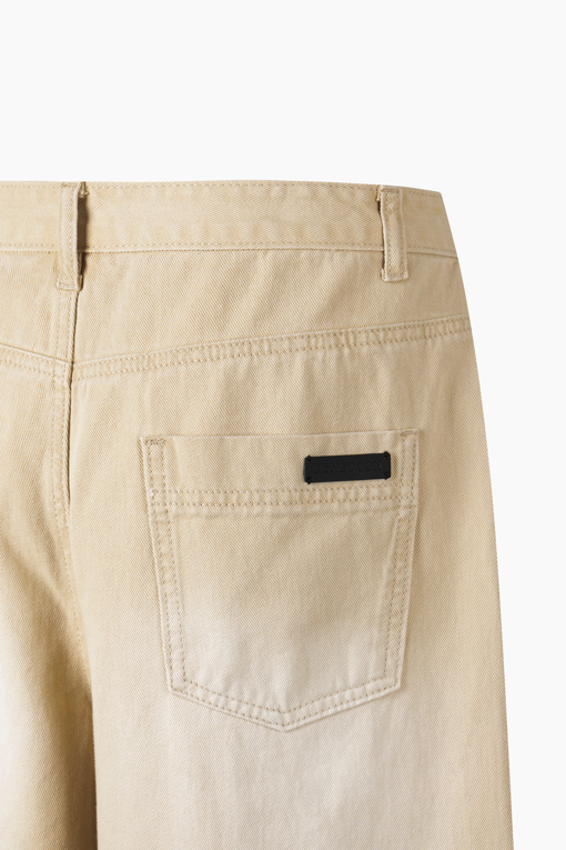 https://img.benettonmall.com/PARTS/KB/26F/BADP30641BG_MB_D4.jpg