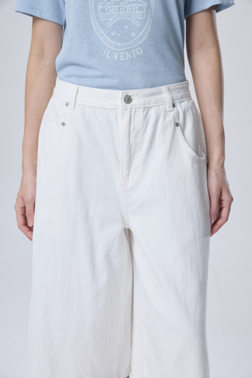 https://img.benettonmall.com/PARTS/KB/26F/BADP30641WH_MB_D2.jpg?cb=1788777022
