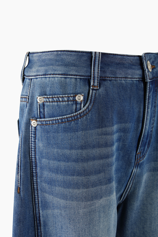 https://img.benettonmall.com/PARTS/KB/26F/BADP51661IN_MB_D3.jpg