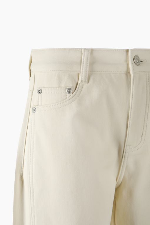 https://img.benettonmall.com/PARTS/KB/26F/BADP51661IV_MB_D3.jpg