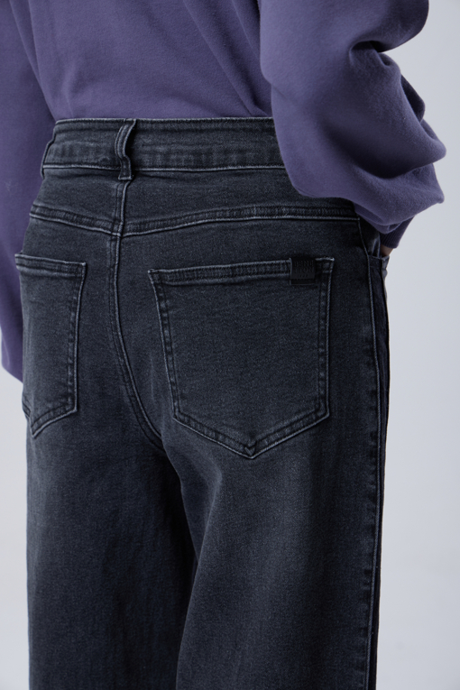 https://img.benettonmall.com/PARTS/KB/26F/BADP52661BK_MB_M4.jpg