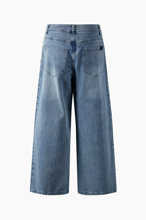 https://img.benettonmall.com/PARTS/KB/26F/BADP52661IN_MB_D1.jpg