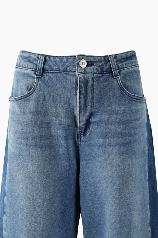 https://img.benettonmall.com/PARTS/KB/26F/BADP52661IN_MB_D2.jpg