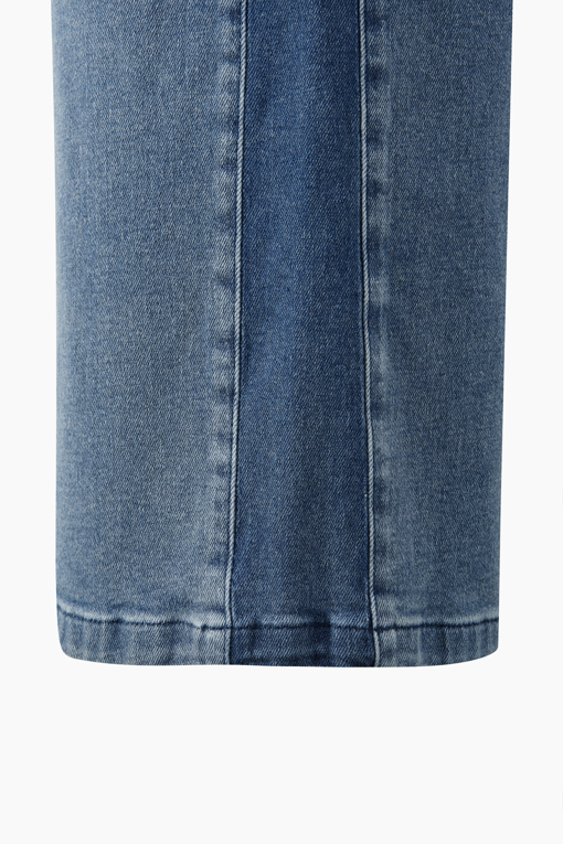 https://img.benettonmall.com/PARTS/KB/26F/BADP52661IN_MB_D4.jpg