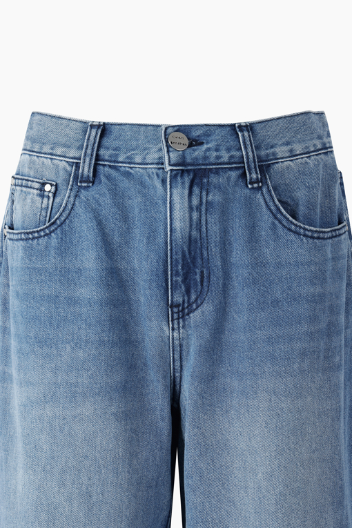 https://img.benettonmall.com/PARTS/KB/26F/BADP54661IN_MB_D2.jpg