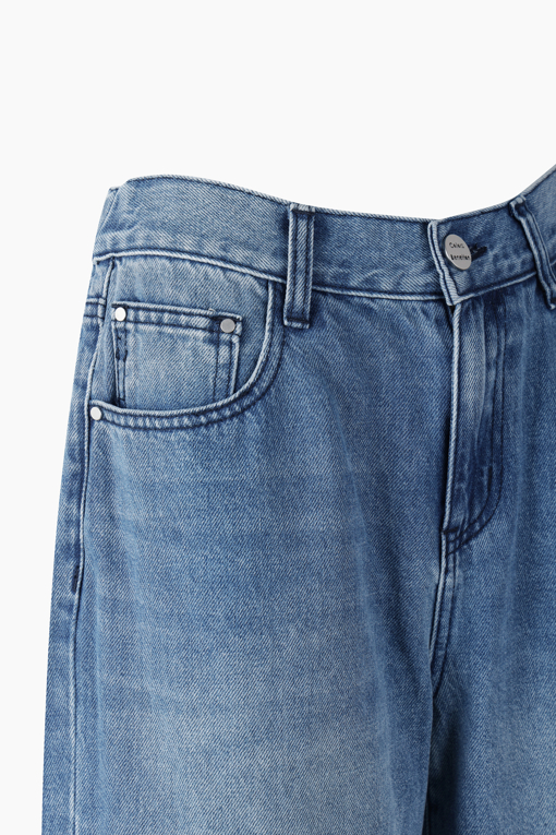 https://img.benettonmall.com/PARTS/KB/26F/BADP54661IN_MB_D3.jpg
