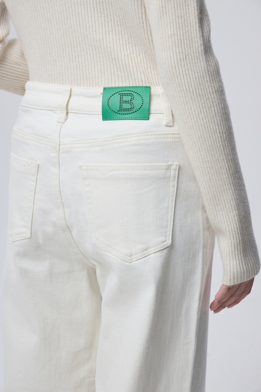 https://img.benettonmall.com/PARTS/KB/26F/BADP56661CR_MB_M4.jpg