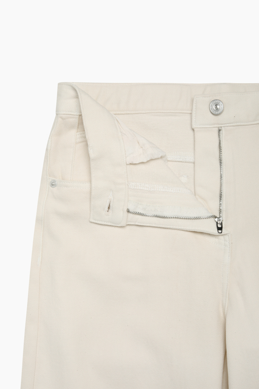 https://img.benettonmall.com/PARTS/KB/26F/BADP57661IV_MB_D6.jpg