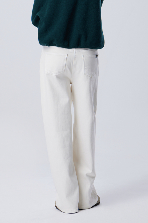https://img.benettonmall.com/PARTS/KB/26F/BADP57661IV_MB_M1.jpg