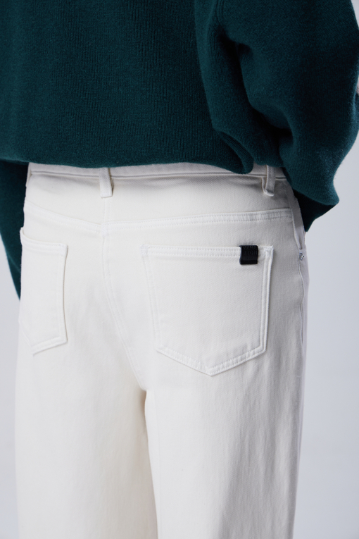 https://img.benettonmall.com/PARTS/KB/26F/BADP57661IV_MB_M4.jpg