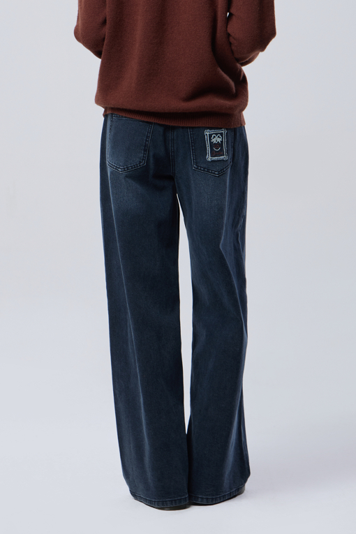 https://img.benettonmall.com/PARTS/KB/26F/BADP59661IN_MB_M1.jpg