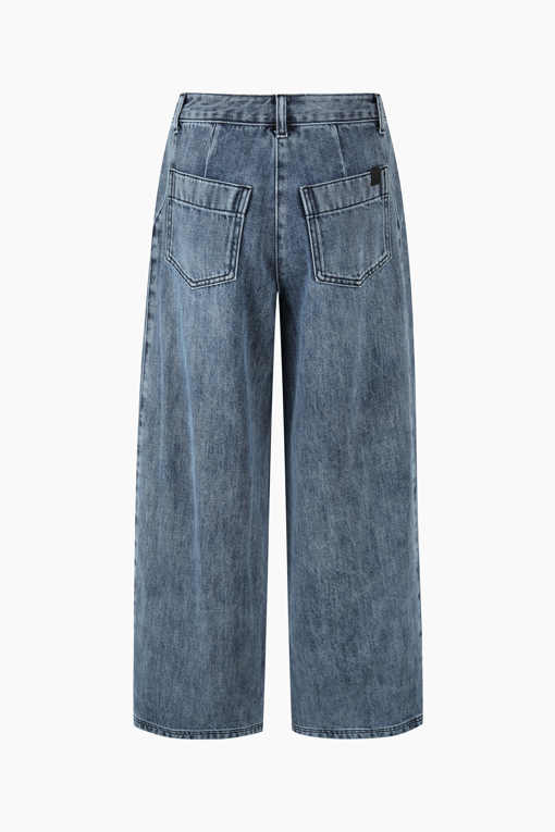 https://img.benettonmall.com/PARTS/KB/26F/BADP71661IN_MB_D1.jpg