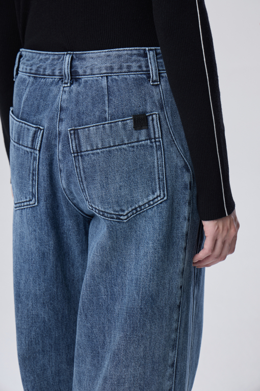 https://img.benettonmall.com/PARTS/KB/26F/BADP71661IN_MB_M4.jpg