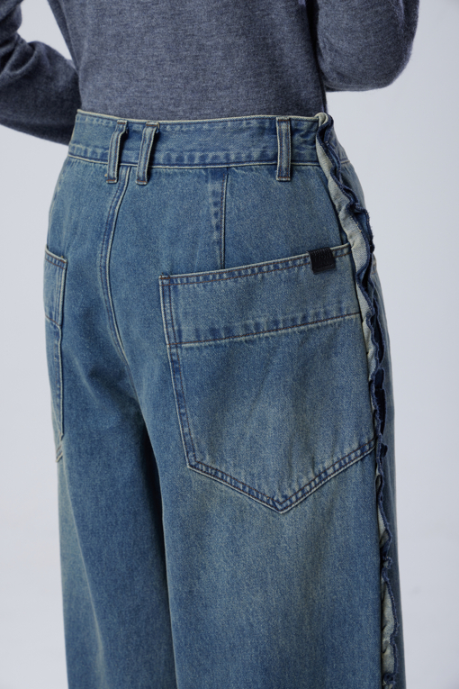 https://img.benettonmall.com/PARTS/KB/26F/BADP73661IN_MB_M4.jpg