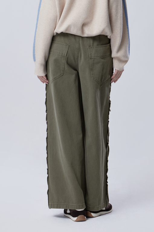 https://img.benettonmall.com/PARTS/KB/26F/BADP73661KA_MB_M1.jpg
