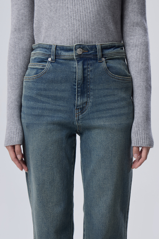 https://img.benettonmall.com/PARTS/KB/26F/BADP74661IN_MB_M2.jpg