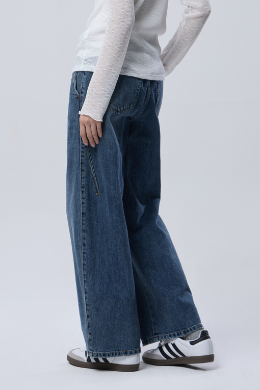 https://img.benettonmall.com/PARTS/KB/26F/BADP75661IN_MB_M1.jpg