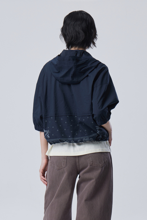 https://img.benettonmall.com/PARTS/KB/26F/BAJP01641NY_MB_D1.jpg?cb=1788777022