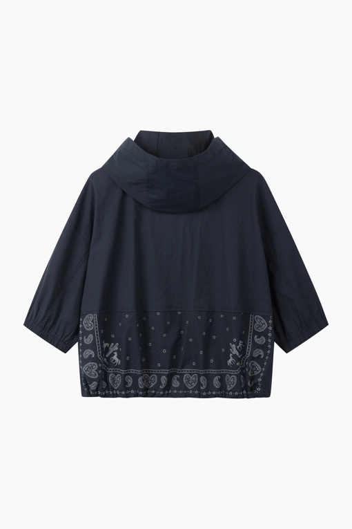 https://img.benettonmall.com/PARTS/KB/26F/BAJP01641NY_MB_D11.jpg?cb=1788777022