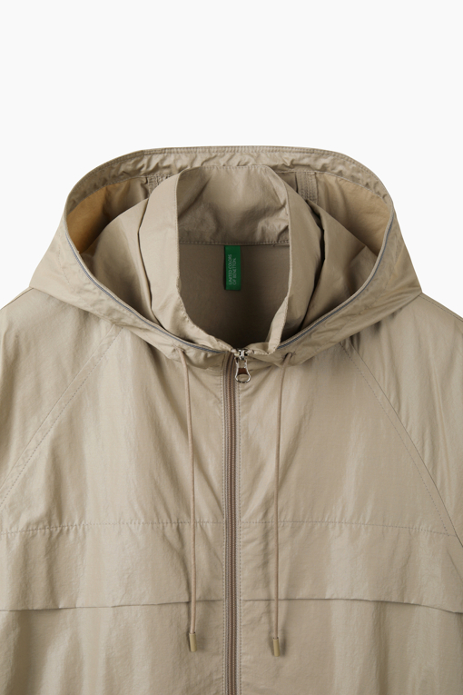 https://img.benettonmall.com/PARTS/KB/26F/BAJP03641BG_MB_D2.jpg