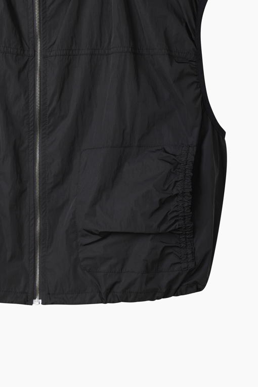 https://img.benettonmall.com/PARTS/KB/26F/BAJP30641BK_MB_D14.jpg?cb=1788777022