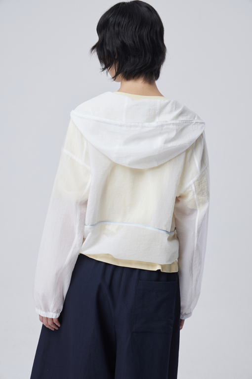 https://img.benettonmall.com/PARTS/KB/26F/BAJP32641WH_MB_D3.jpg?cb=1788777022