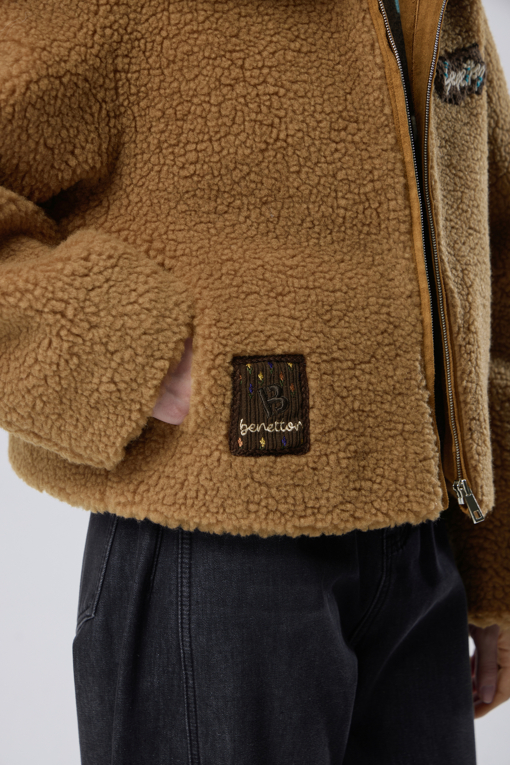 https://img.benettonmall.com/PARTS/KB/26F/BAJP72661CA_MB_M4.jpg