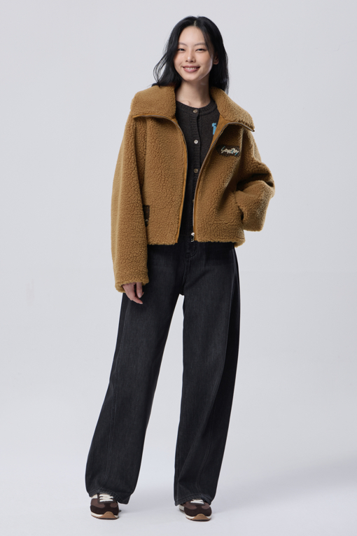 https://img.benettonmall.com/PARTS/KB/26F/BAJP72661CA_MB_M5.jpg