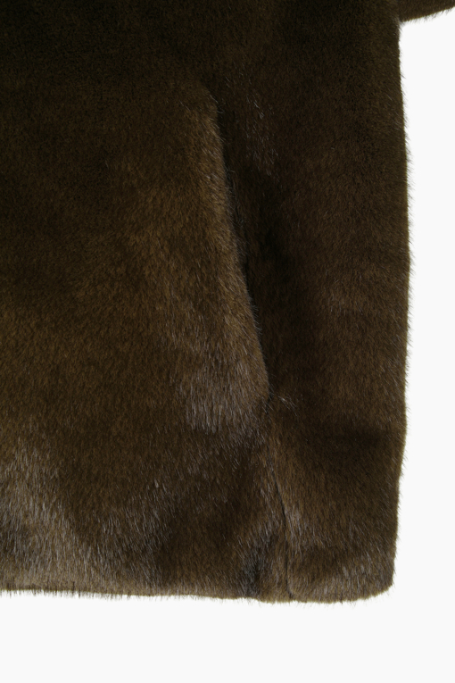 https://img.benettonmall.com/PARTS/KB/26F/BAJP78661BR_MB_D4.jpg