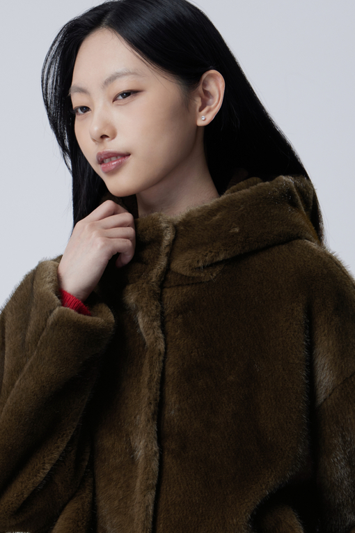 https://img.benettonmall.com/PARTS/KB/26F/BAJP78661BR_MB_M2.jpg