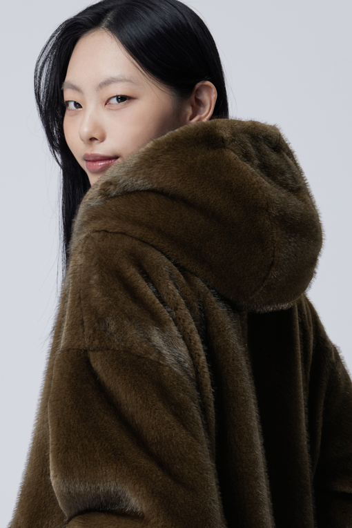 https://img.benettonmall.com/PARTS/KB/26F/BAJP78661BR_MB_M3.jpg