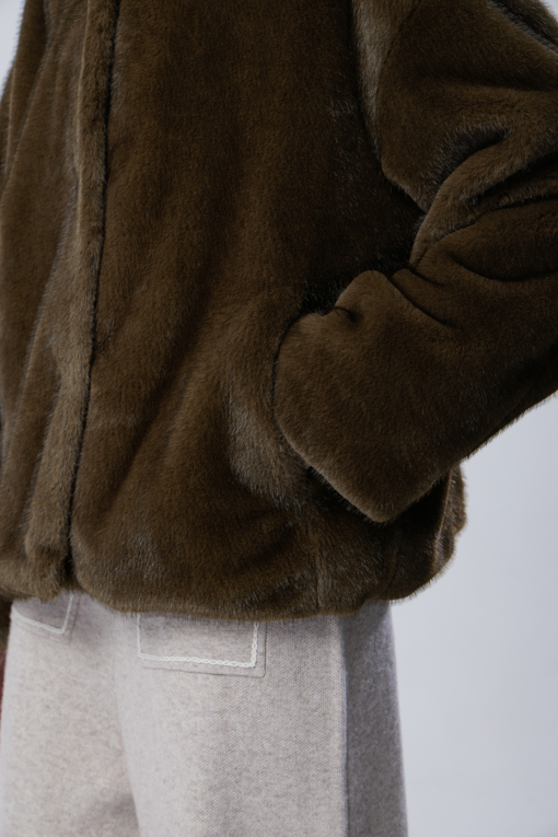 https://img.benettonmall.com/PARTS/KB/26F/BAJP78661BR_MB_M4.jpg