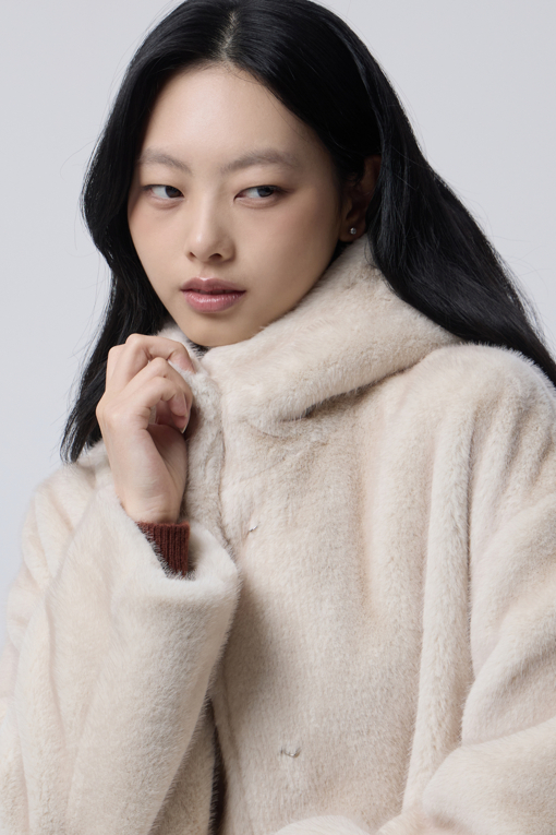 https://img.benettonmall.com/PARTS/KB/26F/BAJP78661IV_MB_M2.jpg