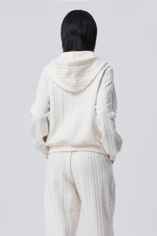 https://img.benettonmall.com/PARTS/KB/26F/BAJPE1661IV_MB_M1.jpg?cb=1788777022