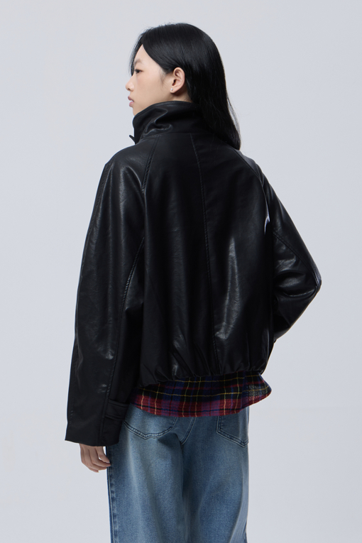 https://img.benettonmall.com/PARTS/KB/26F/BAJPE5661BK_MB_M1.jpg