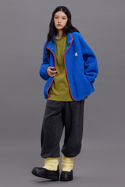 https://img.benettonmall.com/PARTS/KB/26F/BAJPG1661BL_MB_M1.jpg
