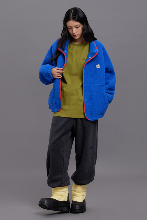 https://img.benettonmall.com/PARTS/KB/26F/BAJPG1661BL_MB_M2.jpg