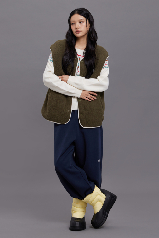 https://img.benettonmall.com/PARTS/KB/26F/BAJPG3661KA_MB_M1.jpg
