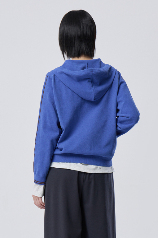https://img.benettonmall.com/PARTS/KB/26F/BAKC34641BL_MB_M1.jpg?cb=1788777022