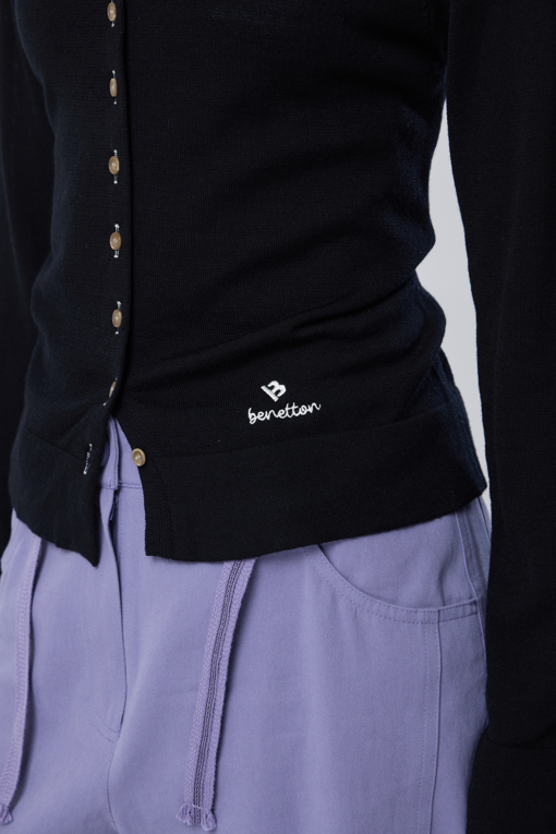https://img.benettonmall.com/PARTS/KB/26F/BAKC35641BK_MB_M4.jpg?cb=1788777022