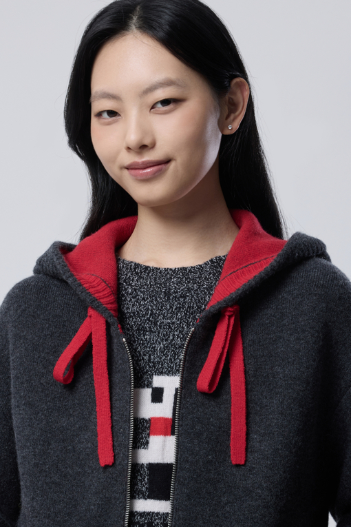 https://img.benettonmall.com/PARTS/KB/26F/BAKC57661GR_MB_M2.jpg