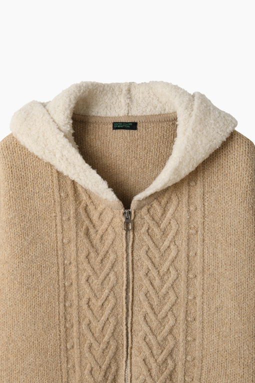https://img.benettonmall.com/PARTS/KB/26F/BAKC66661BG_MB_D2.jpg