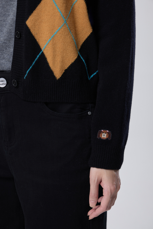 https://img.benettonmall.com/PARTS/KB/26F/BAKC71661BK_MB_M4.jpg?cb=1788777022