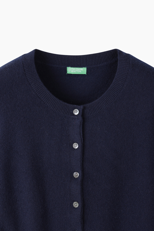 https://img.benettonmall.com/PARTS/KB/26F/BAKC73661DN_MB_D4.jpg?cb=1788777022