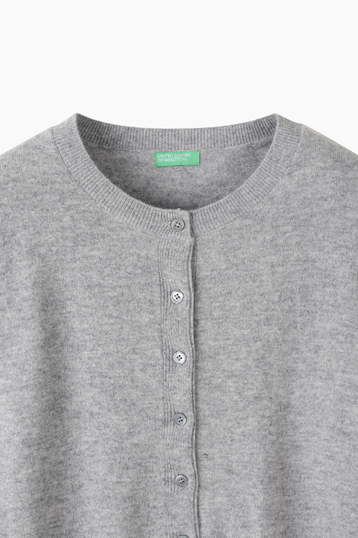 https://img.benettonmall.com/PARTS/KB/26F/BAKC73661MG_MB_D2.jpg?cb=1788777022
