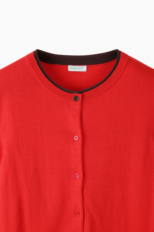 https://img.benettonmall.com/PARTS/KB/26F/BAKCF2641RD_MB_D2.jpg